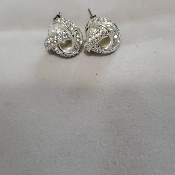 Crystal Sophistication Earrings pure Silver Plated - Picture 5 of 6